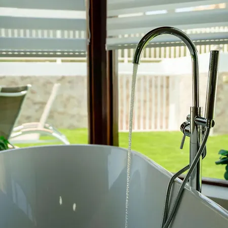 Relax Deluxe Private Pool By Holidays Willa